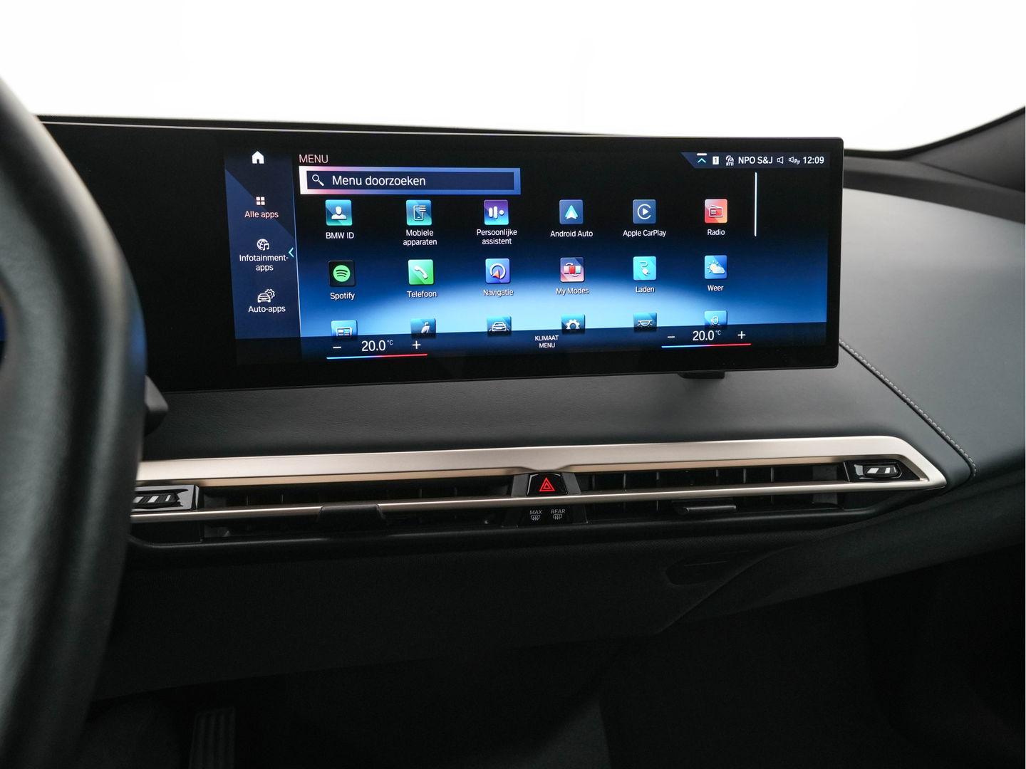 BMW iX xDrive40 High Executive 77 kWh {SOH-100%} *PANO | HEAD-UP | LUXURY-LEATHER | FULL-LED | SOFT-CLOSE | BLIND-SPOT | HARMAN/KARDON | MEMORY-PACK | HEATED/VENTILATED-COMFORTSEATS | TOP-VIEW | WIDESCREEN-DIGICOCKPIT | DAB+ | KEYLESS | AMB