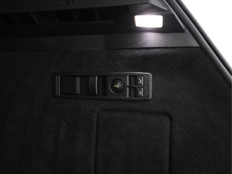 BMW iX xDrive40 High Executive 77 kWh {SOH-100%} *PANO | HEAD-UP | LUXURY-LEATHER | FULL-LED | SOFT-CLOSE | BLIND-SPOT | HARMAN/KARDON | MEMORY-PACK | HEATED/VENTILATED-COMFORTSEATS | TOP-VIEW | WIDESCREEN-DIGICOCKPIT | DAB+ | KEYLESS | AMB