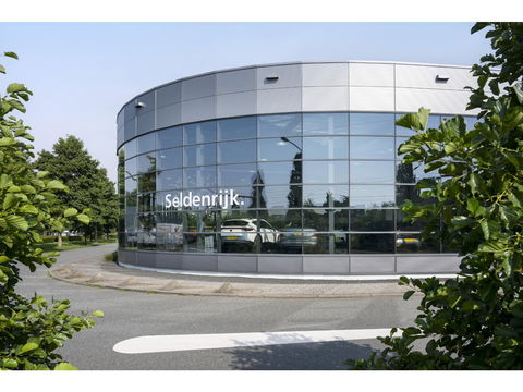 BMW 2 Serie Active Tourer 220i High Executive | Trekhaak | Head-up display | Cruise Control | lederen bekleding | LED koplampen | Navigatie | Stoelverwarming | LMV 17 |