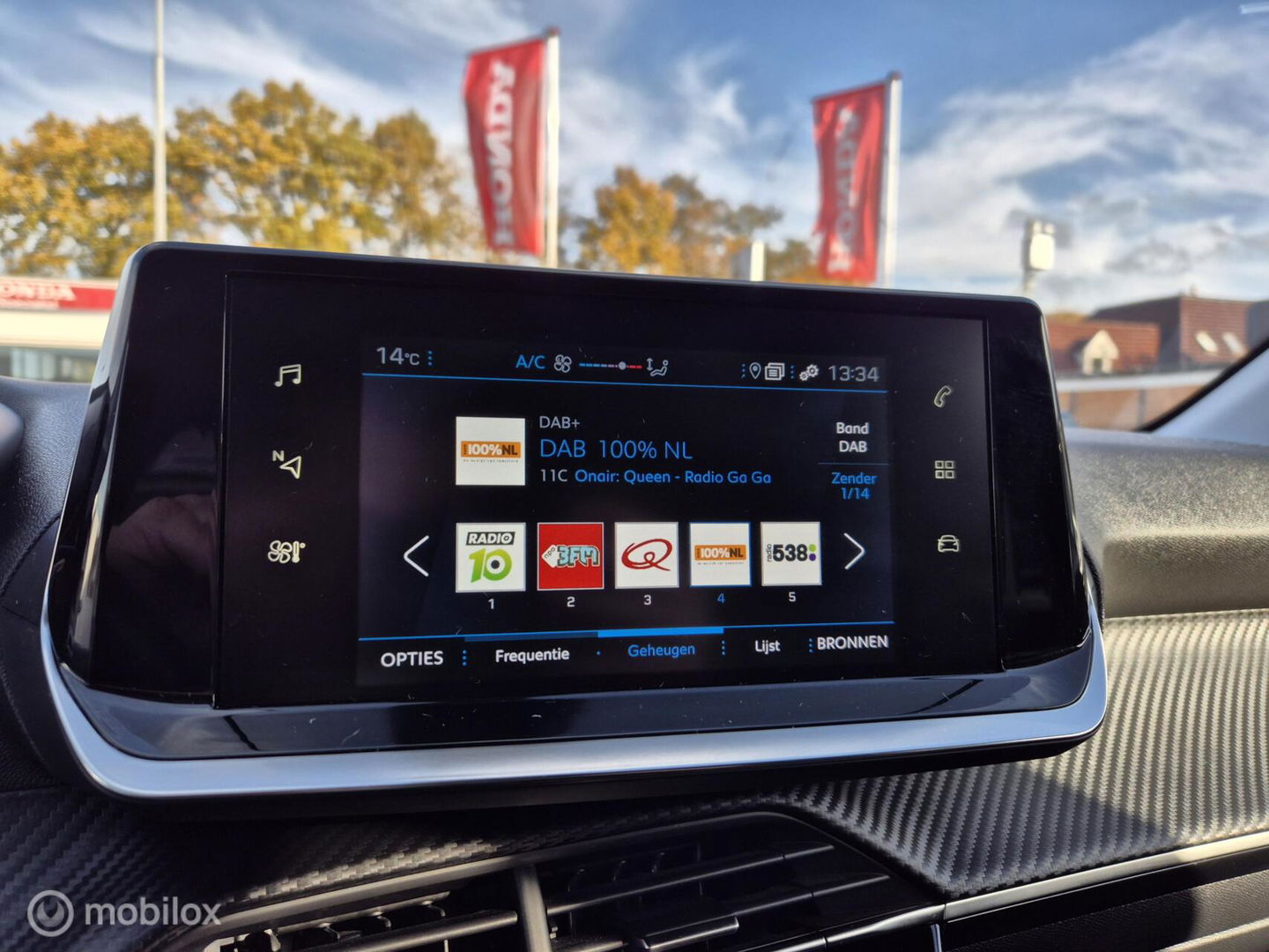 Peugeot 208 1.2 PureTech Blue Lease Active, Trekhaak, Navi