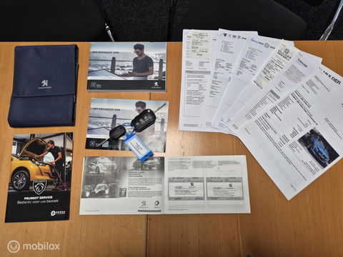 Peugeot 208 1.2 PureTech Blue Lease Active, Trekhaak, Navi