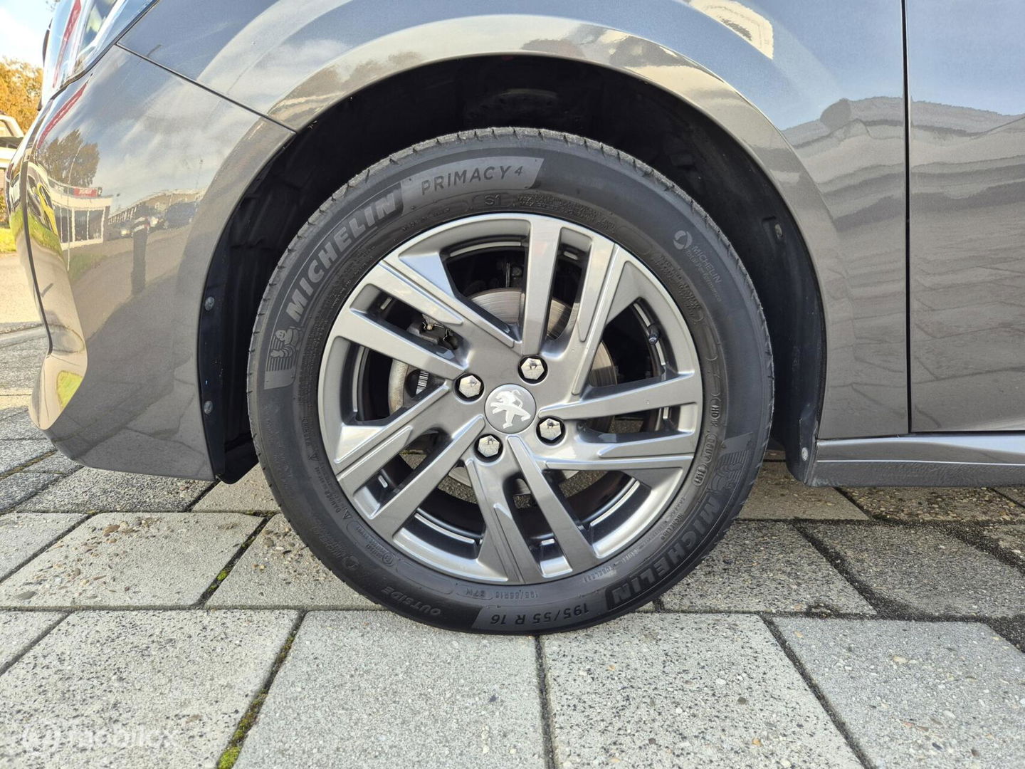 Peugeot 208 1.2 PureTech Blue Lease Active, Trekhaak, Navi