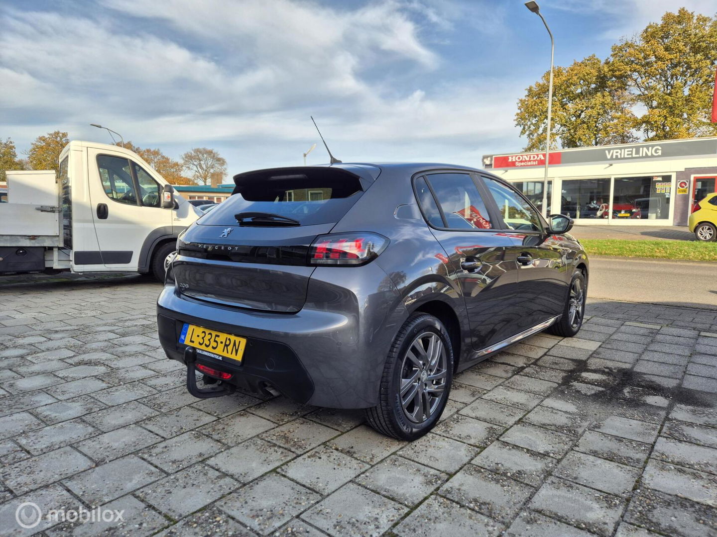 Peugeot 208 1.2 PureTech Blue Lease Active, Trekhaak, Navi