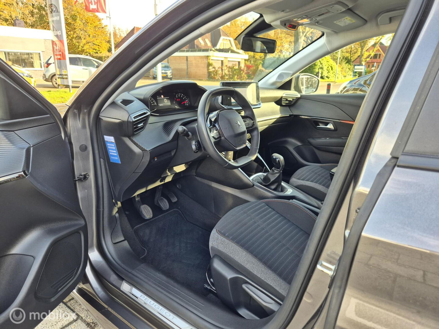 Peugeot 208 1.2 PureTech Blue Lease Active, Trekhaak, Navi