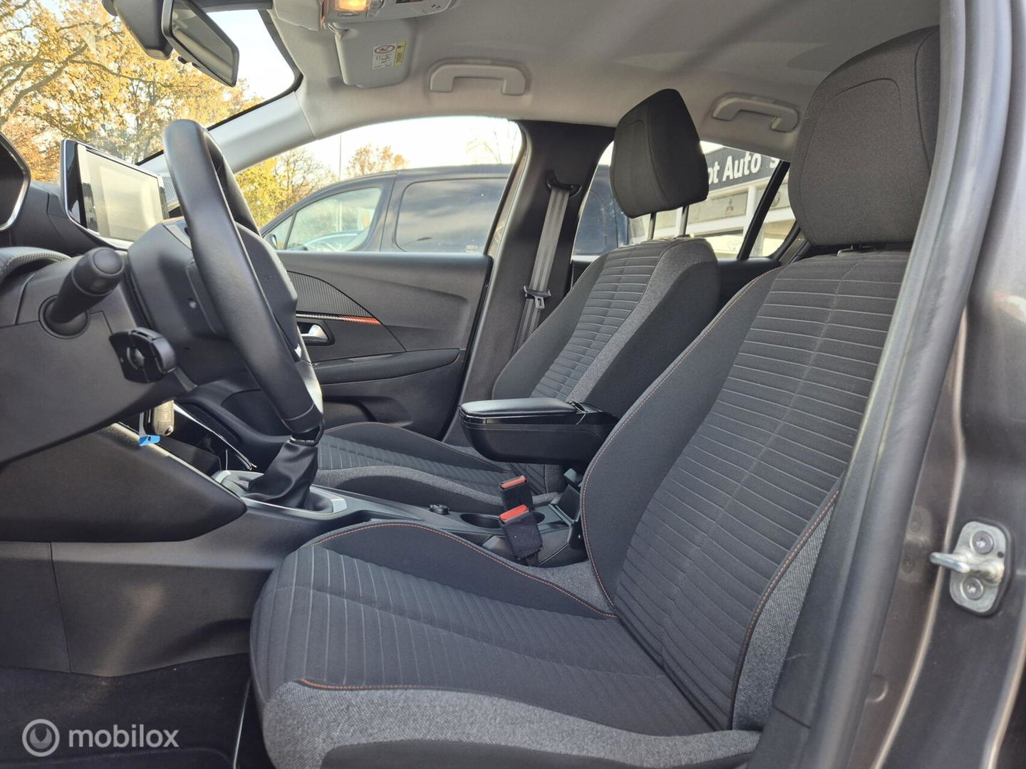 Peugeot 208 1.2 PureTech Blue Lease Active, Trekhaak, Navi