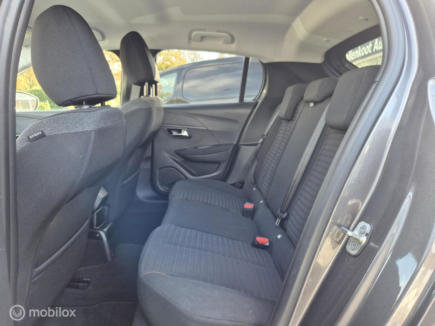 Peugeot 208 1.2 PureTech Blue Lease Active, Trekhaak, Navi