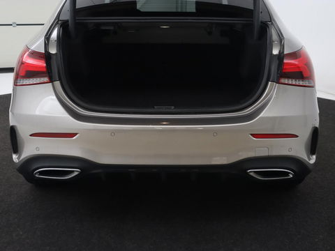 Mercedes-Benz A-Klasse 250e AMG Limited | Carplay | Stoelverwarming | Camera | Leder/Alcantara | Navigatie | Park Assist | Sfeerverlichting | Full LED | Climate control | Widescreen | Cruise control | PHEV | Plug In