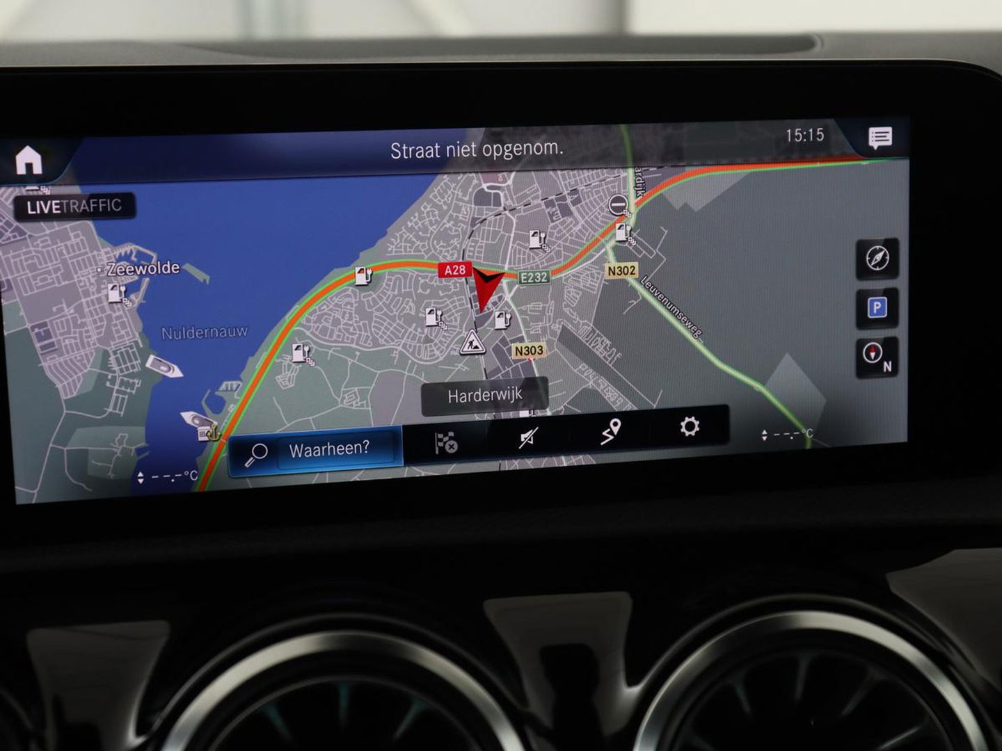 Mercedes-Benz A-Klasse 250e AMG Limited | Carplay | Stoelverwarming | Camera | Leder/Alcantara | Navigatie | Park Assist | Sfeerverlichting | Full LED | Climate control | Widescreen | Cruise control | PHEV | Plug In