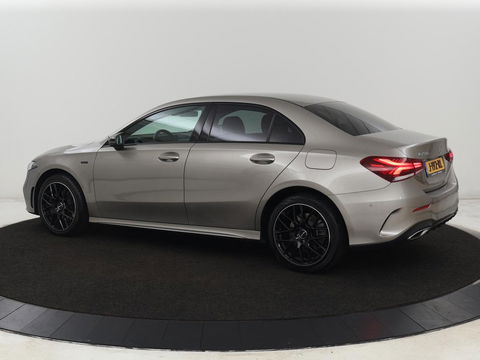 Mercedes-Benz A-Klasse 250e AMG Limited | Carplay | Stoelverwarming | Camera | Leder/Alcantara | Navigatie | Park Assist | Sfeerverlichting | Full LED | Climate control | Widescreen | Cruise control | PHEV | Plug In