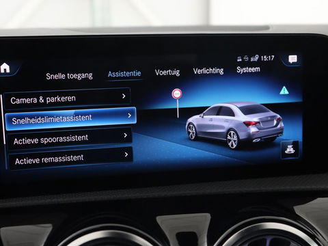 Mercedes-Benz A-Klasse 250e AMG Limited | Carplay | Stoelverwarming | Camera | Leder/Alcantara | Navigatie | Park Assist | Sfeerverlichting | Full LED | Climate control | Widescreen | Cruise control | PHEV | Plug In