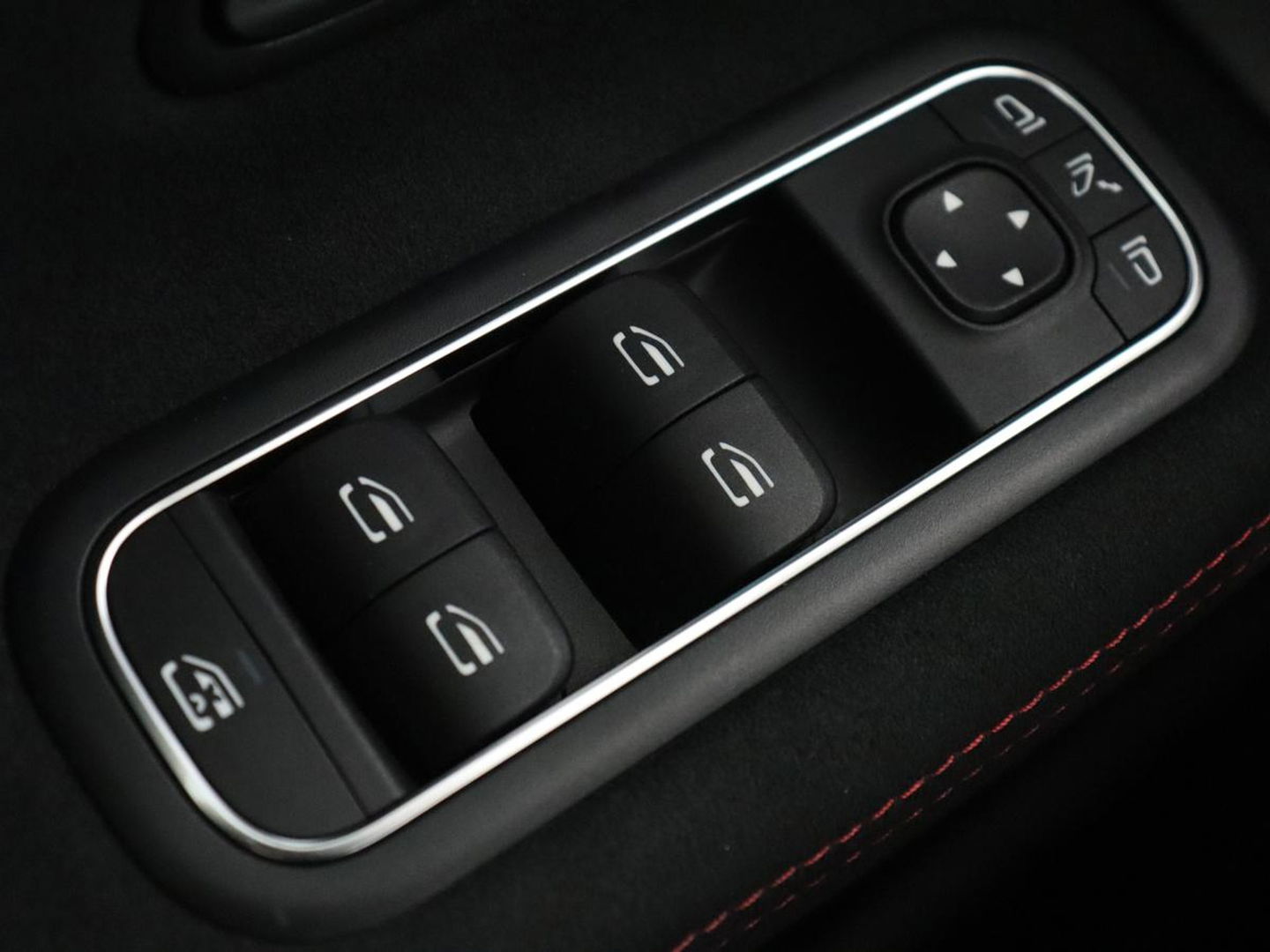 Mercedes-Benz A-Klasse 250e AMG Limited | Carplay | Stoelverwarming | Camera | Leder/Alcantara | Navigatie | Park Assist | Sfeerverlichting | Full LED | Climate control | Widescreen | Cruise control | PHEV | Plug In