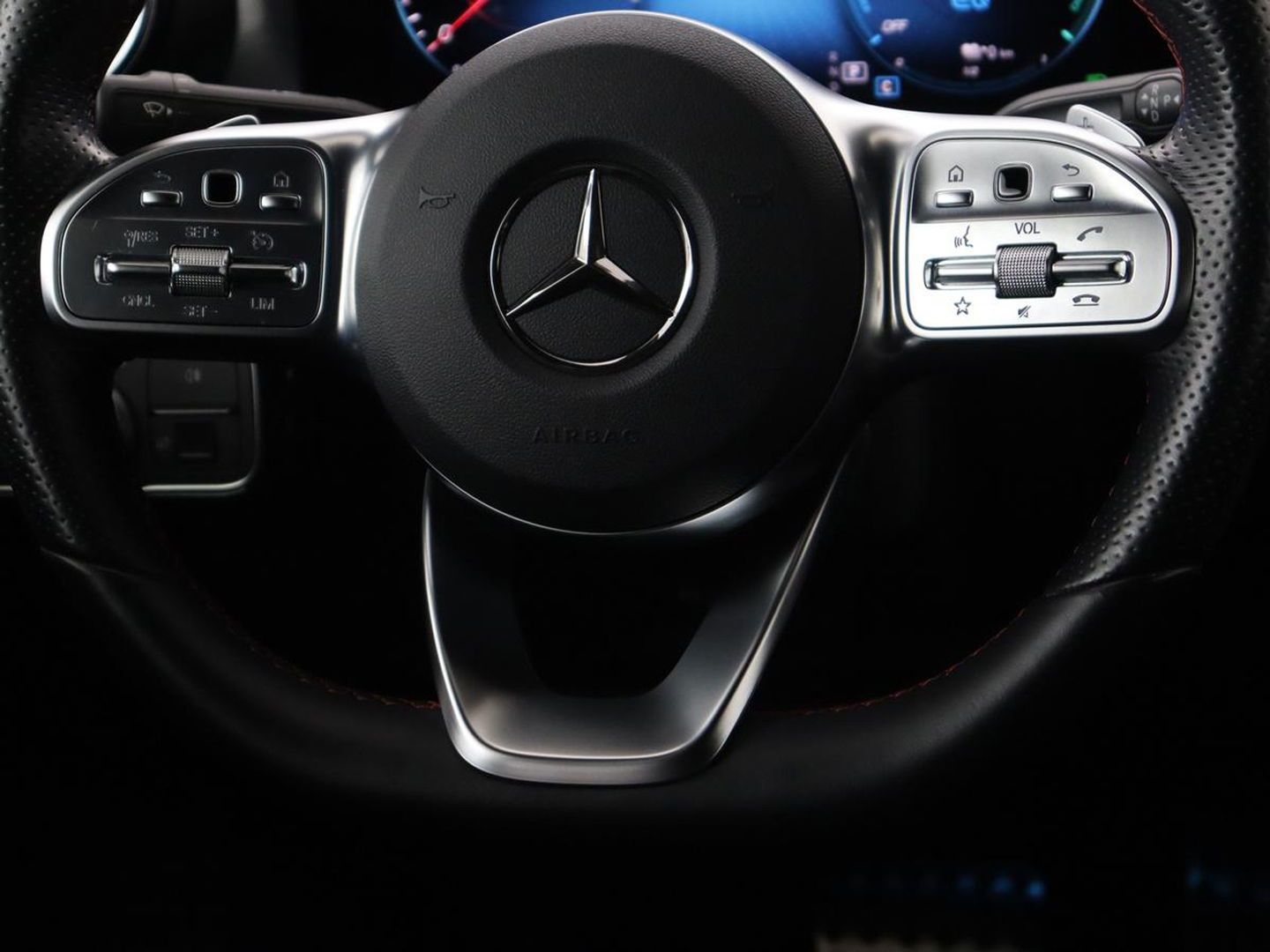 Mercedes-Benz A-Klasse 250e AMG Limited | Carplay | Stoelverwarming | Camera | Leder/Alcantara | Navigatie | Park Assist | Sfeerverlichting | Full LED | Climate control | Widescreen | Cruise control | PHEV | Plug In