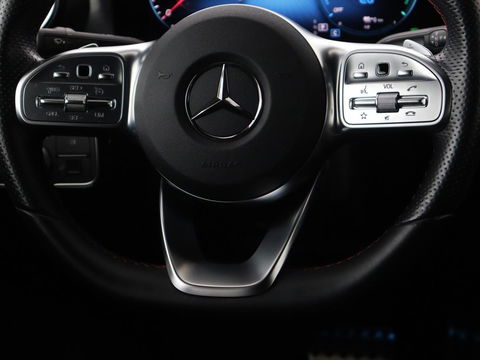 Mercedes-Benz A-Klasse 250e AMG Limited | Carplay | Stoelverwarming | Camera | Leder/Alcantara | Navigatie | Park Assist | Sfeerverlichting | Full LED | Climate control | Widescreen | Cruise control | PHEV | Plug In