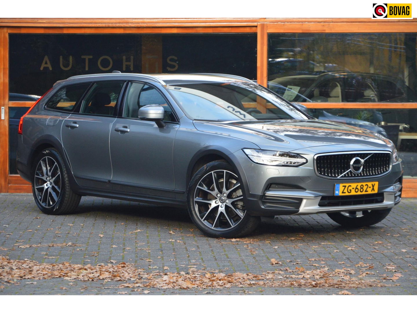 Volvo V90 Cross Country D4 AWD Polestar Engineerd | Adaptive Cruise | Trekhaak 2400KG | Stoelverwarming | Leer | VOC |