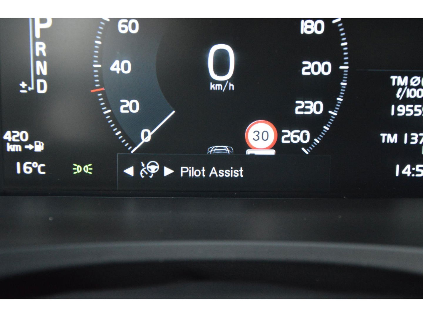 Volvo V90 Cross Country D4 AWD Polestar Engineerd | Adaptive Cruise | Trekhaak 2400KG | Stoelverwarming | Leer | VOC |