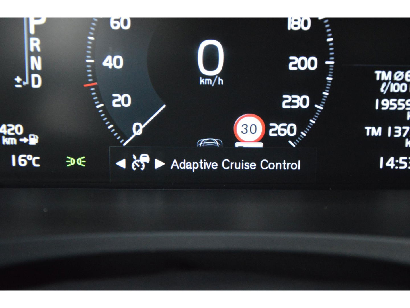 Volvo V90 Cross Country D4 AWD Polestar Engineerd | Adaptive Cruise | Trekhaak 2400KG | Stoelverwarming | Leer | VOC |