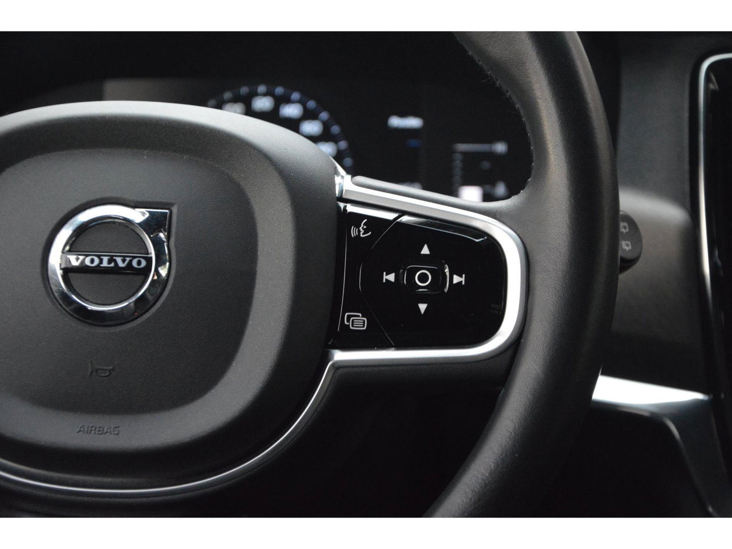 Volvo V90 Cross Country D4 AWD Polestar Engineerd | Adaptive Cruise | Trekhaak 2400KG | Stoelverwarming | Leer | VOC |