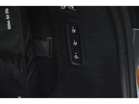 Volvo V90 Cross Country D4 AWD Polestar Engineerd | Adaptive Cruise | Trekhaak 2400KG | Stoelverwarming | Leer | VOC |