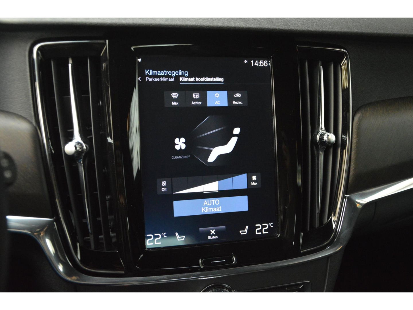 Volvo V90 Cross Country D4 AWD Polestar Engineerd | Adaptive Cruise | Trekhaak 2400KG | Stoelverwarming | Leer | VOC |