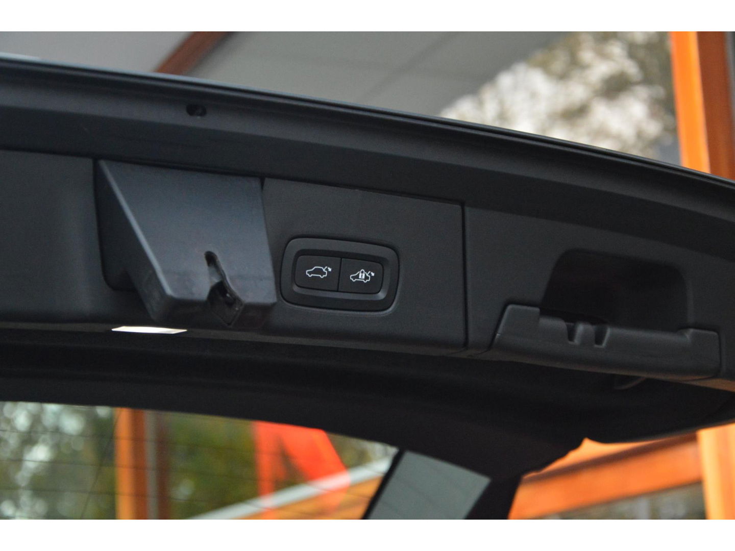 Volvo V90 Cross Country D4 AWD Polestar Engineerd | Adaptive Cruise | Trekhaak 2400KG | Stoelverwarming | Leer | VOC |