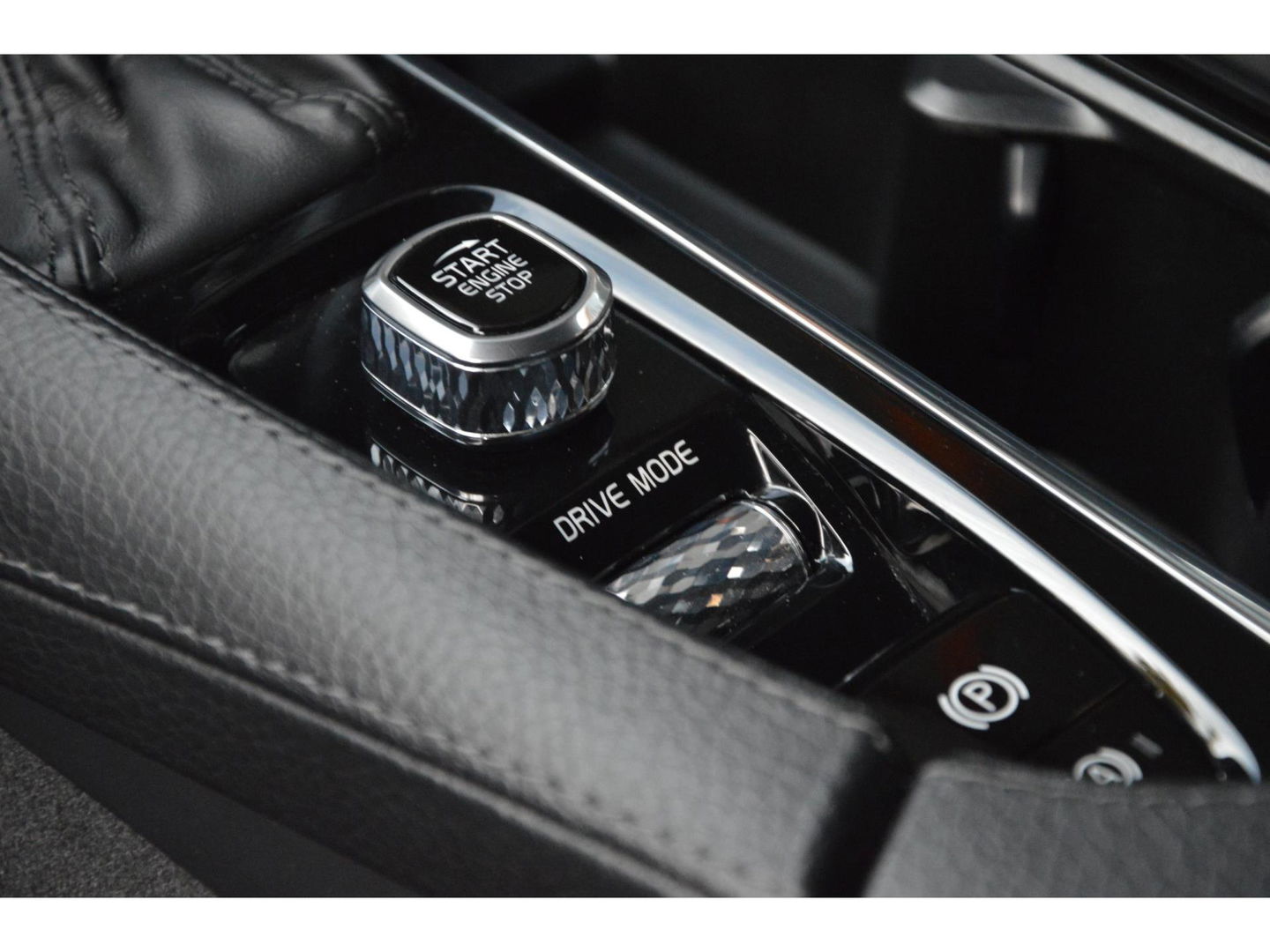 Volvo V90 Cross Country D4 AWD Polestar Engineerd | Adaptive Cruise | Trekhaak 2400KG | Stoelverwarming | Leer | VOC |