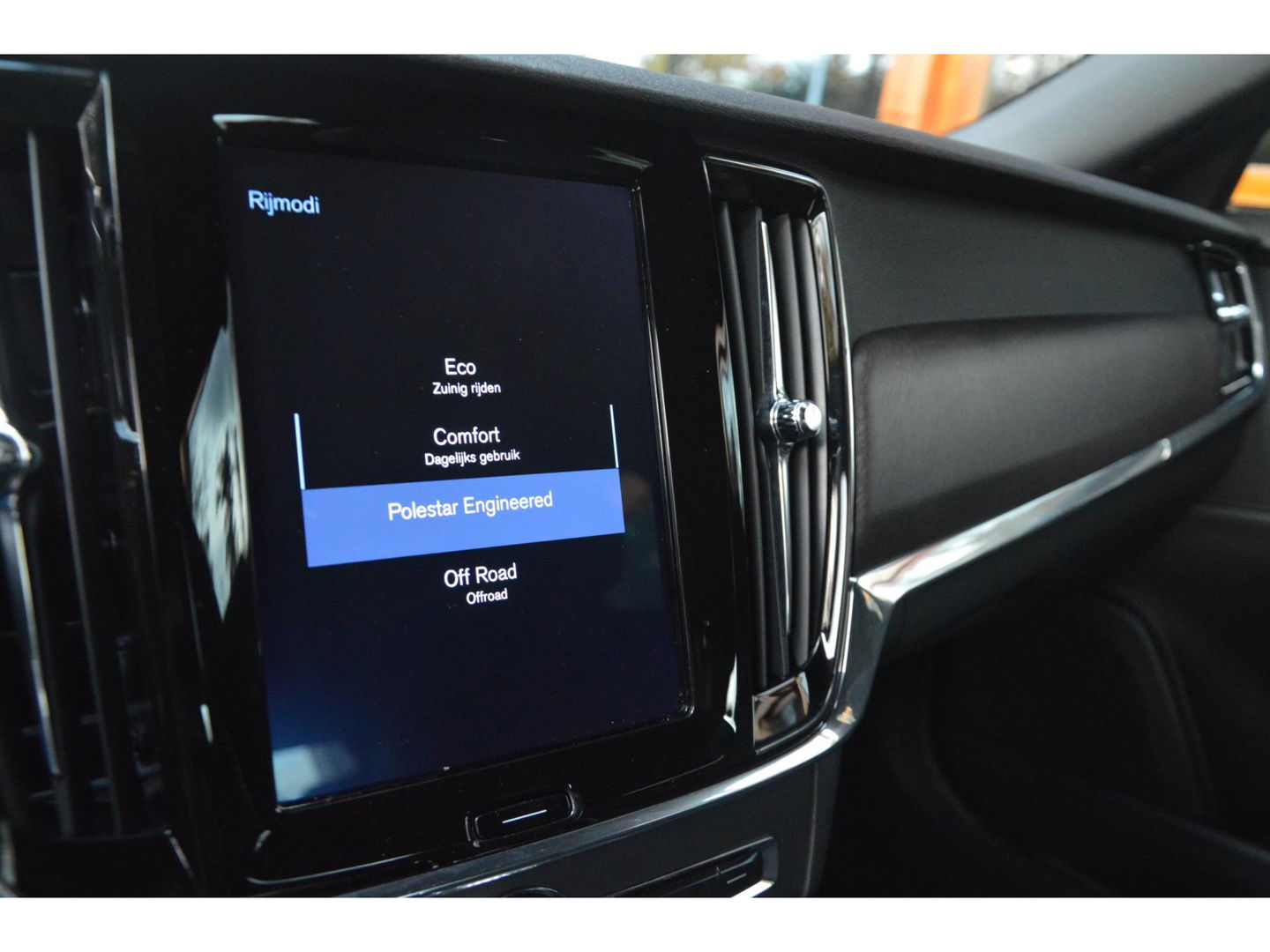 Volvo V90 Cross Country D4 AWD Polestar Engineerd | Adaptive Cruise | Trekhaak 2400KG | Stoelverwarming | Leer | VOC |