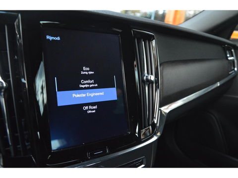 Volvo V90 Cross Country D4 AWD Polestar Engineerd | Adaptive Cruise | Trekhaak 2400KG | Stoelverwarming | Leer | VOC |