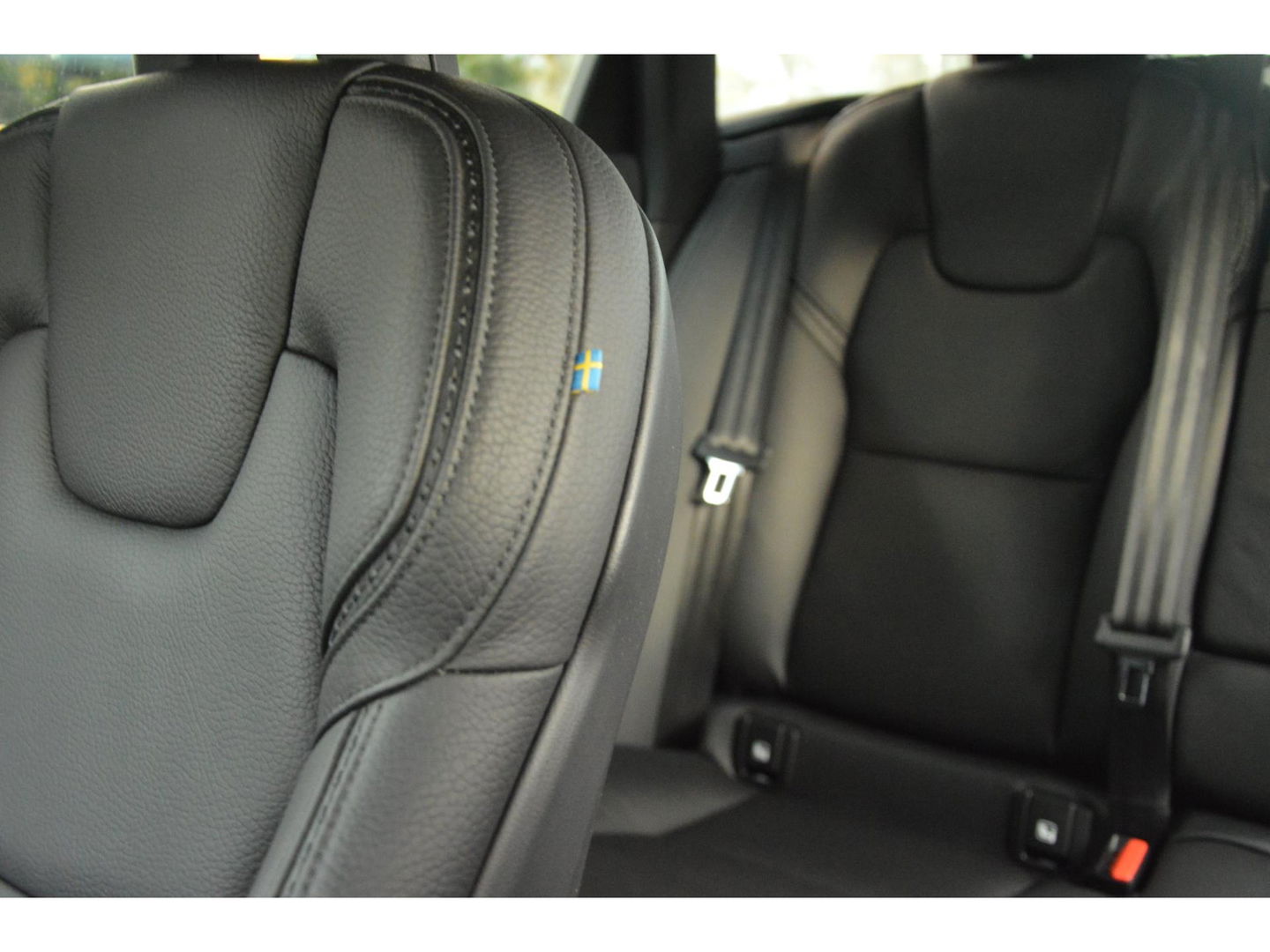 Volvo V90 Cross Country D4 AWD Polestar Engineerd | Adaptive Cruise | Trekhaak 2400KG | Stoelverwarming | Leer | VOC |