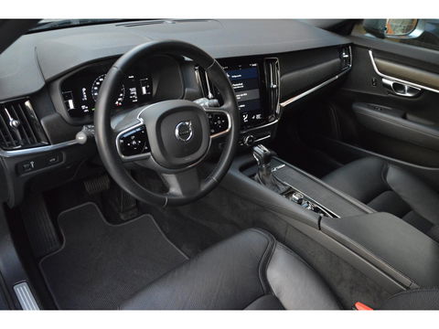 Volvo V90 Cross Country D4 AWD Polestar Engineerd | Adaptive Cruise | Trekhaak 2400KG | Stoelverwarming | Leer | VOC |