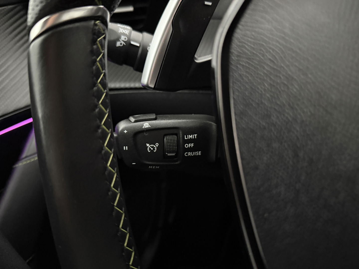 Peugeot 208 Hybrid 136PK e-DCS6 GT | 360° | Virtual | Sfeerverl. | Carplay | Adap. Cruise | Dodehoek