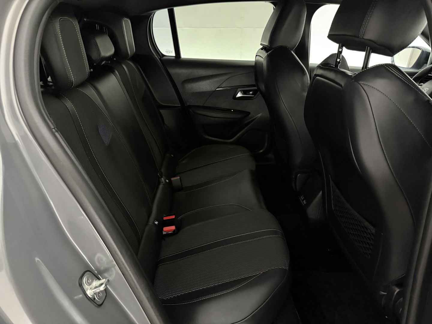 Peugeot 208 Hybrid 136PK e-DCS6 GT | 360° | Virtual | Sfeerverl. | Carplay | Adap. Cruise | Dodehoek