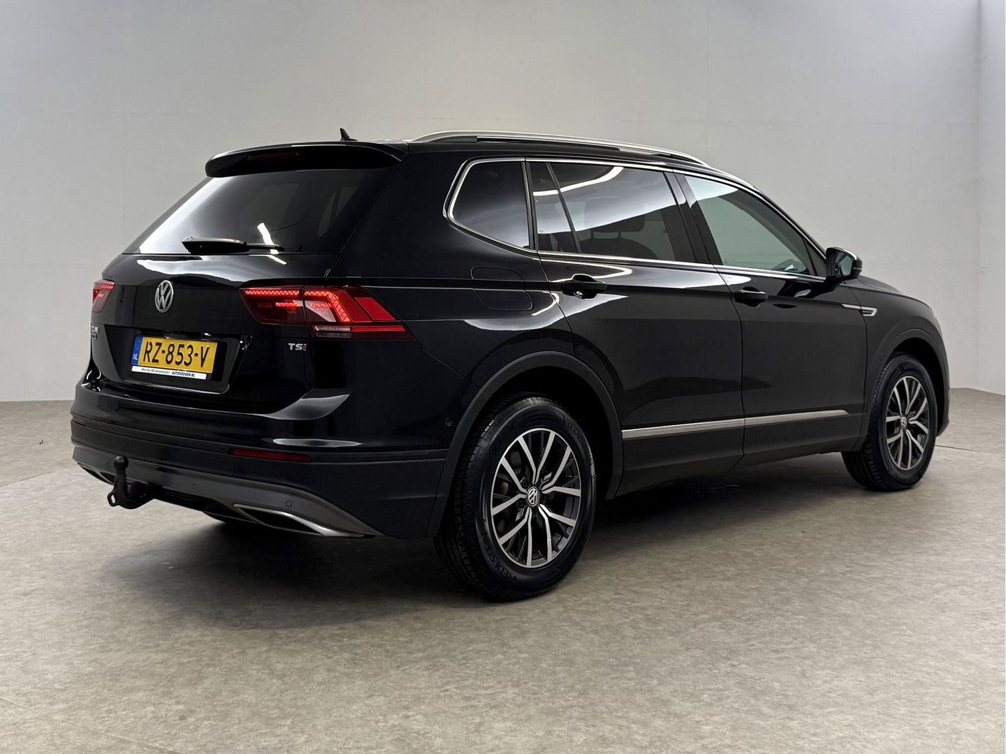 Volkswagen Tiguan Allspace 1.4 TSI 7p. | Pano | 360° | Virtual | Massage | Trekh. | Carplay | Adap. Cruise | Keyless