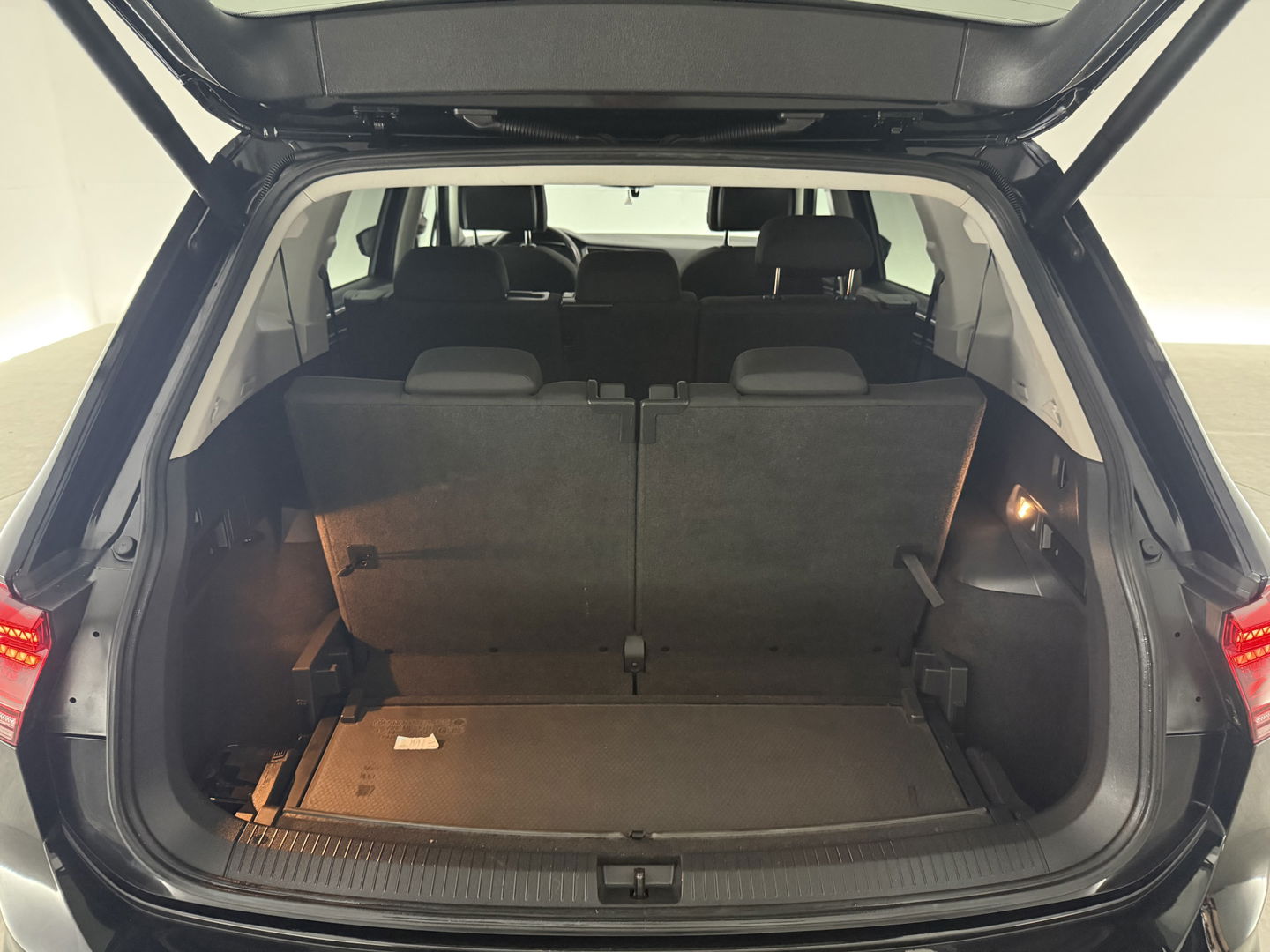 Volkswagen Tiguan Allspace 1.4 TSI 7p. | Pano | 360° | Virtual | Massage | Trekh. | Carplay | Adap. Cruise | Keyless