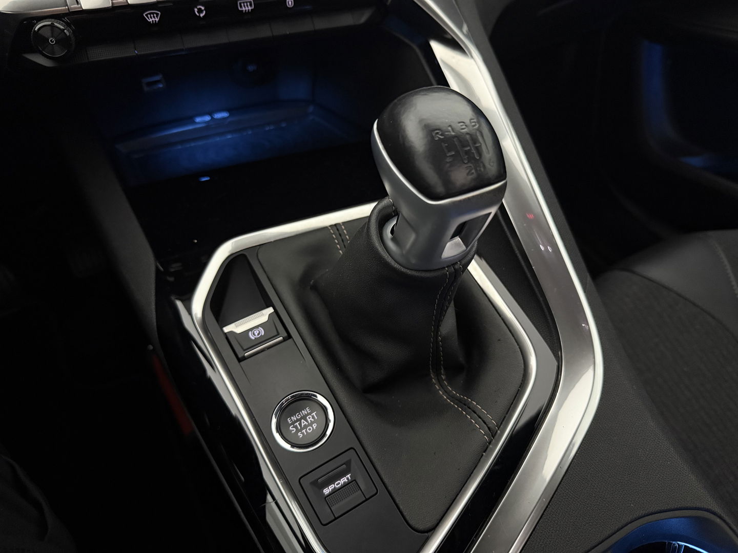 Peugeot 5008 1.2 PureTech GT-Line 7p | Pano | Sfeer | 360° | Virtual | Parkeersens. | Keyless | Dodehoek | NAP