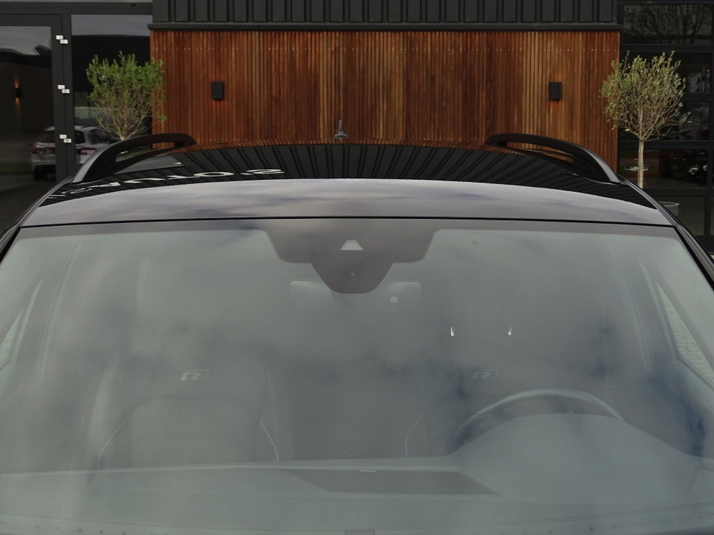 Volkswagen Tiguan 1.5 TSI 150PK automaat / Highline / R-line / LED *NAP*