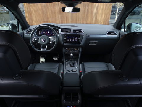 Volkswagen Tiguan 1.5 TSI 150PK automaat / Highline / R-line / LED *NAP*
