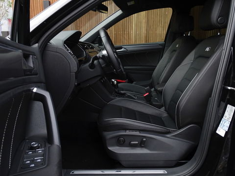 Volkswagen Tiguan 1.5 TSI 150PK automaat / Highline / R-line / LED *NAP*