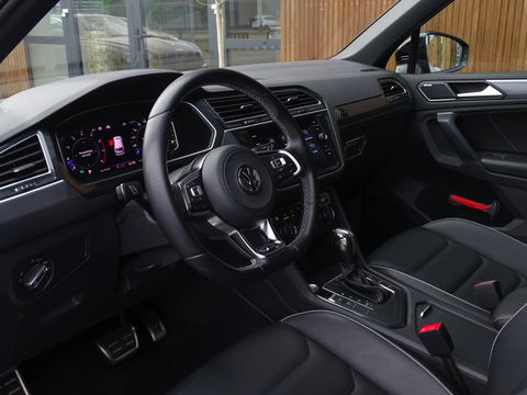 Volkswagen Tiguan 1.5 TSI 150PK automaat / Highline / R-line / LED *NAP*