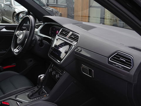Volkswagen Tiguan 1.5 TSI 150PK automaat / Highline / R-line / LED *NAP*