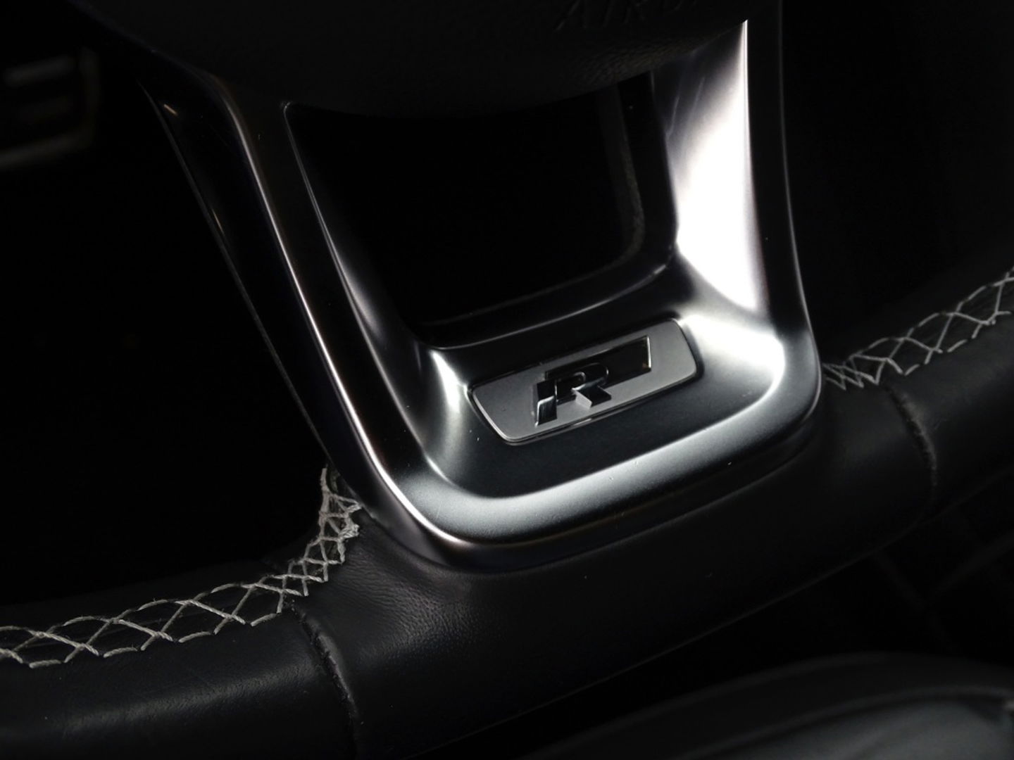 Volkswagen Tiguan 1.5 TSI 150PK automaat / Highline / R-line / LED *NAP*