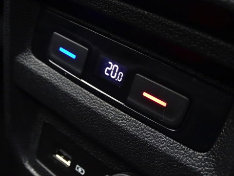 Volkswagen Tiguan 1.5 TSI 150PK automaat / Highline / R-line / LED *NAP*