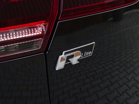 Volkswagen Tiguan 1.5 TSI 150PK automaat / Highline / R-line / LED *NAP*