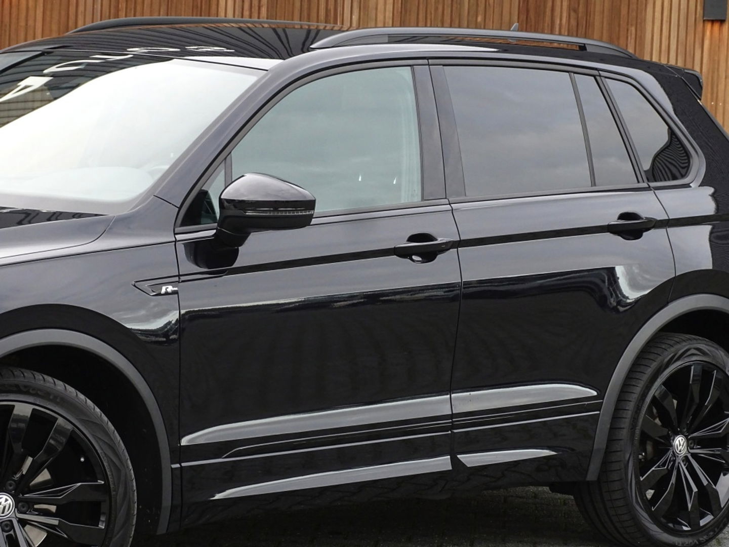 Volkswagen Tiguan 1.5 TSI 150PK automaat / Highline / R-line / LED *NAP*