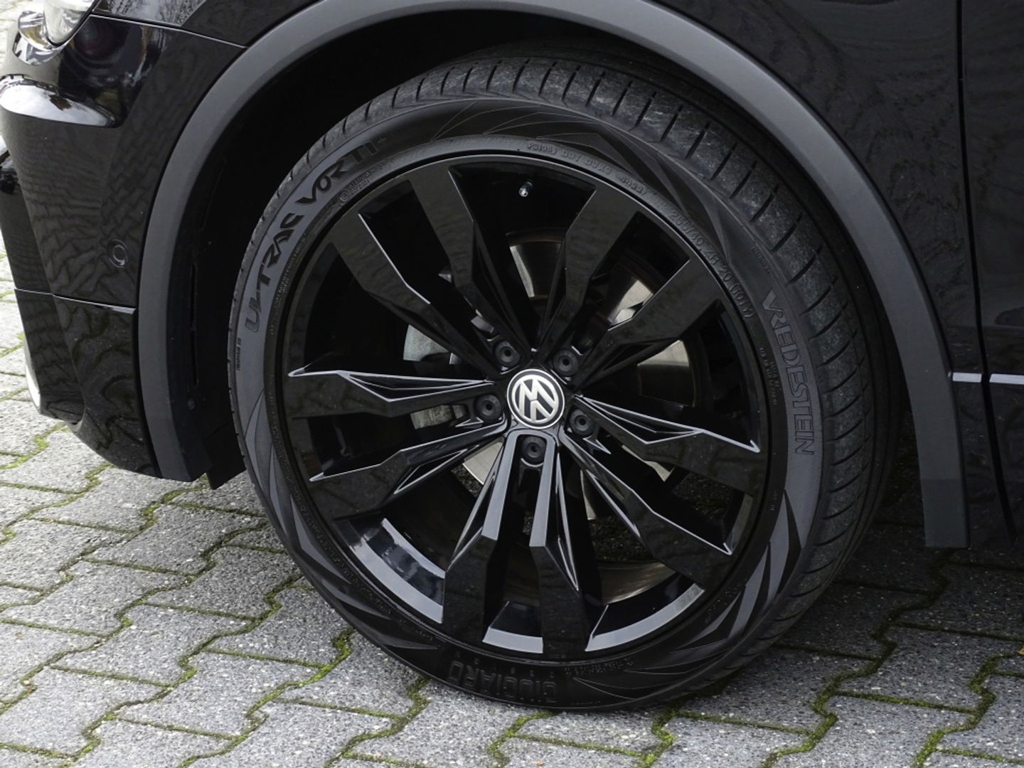 Volkswagen Tiguan 1.5 TSI 150PK automaat / Highline / R-line / LED *NAP*