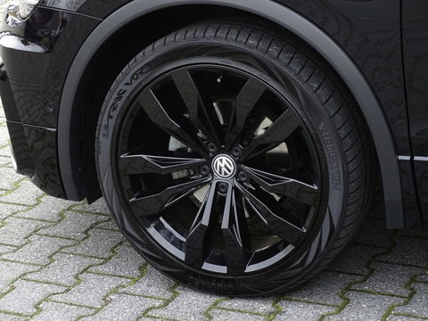 Volkswagen Tiguan 1.5 TSI 150PK automaat / Highline / R-line / LED *NAP*