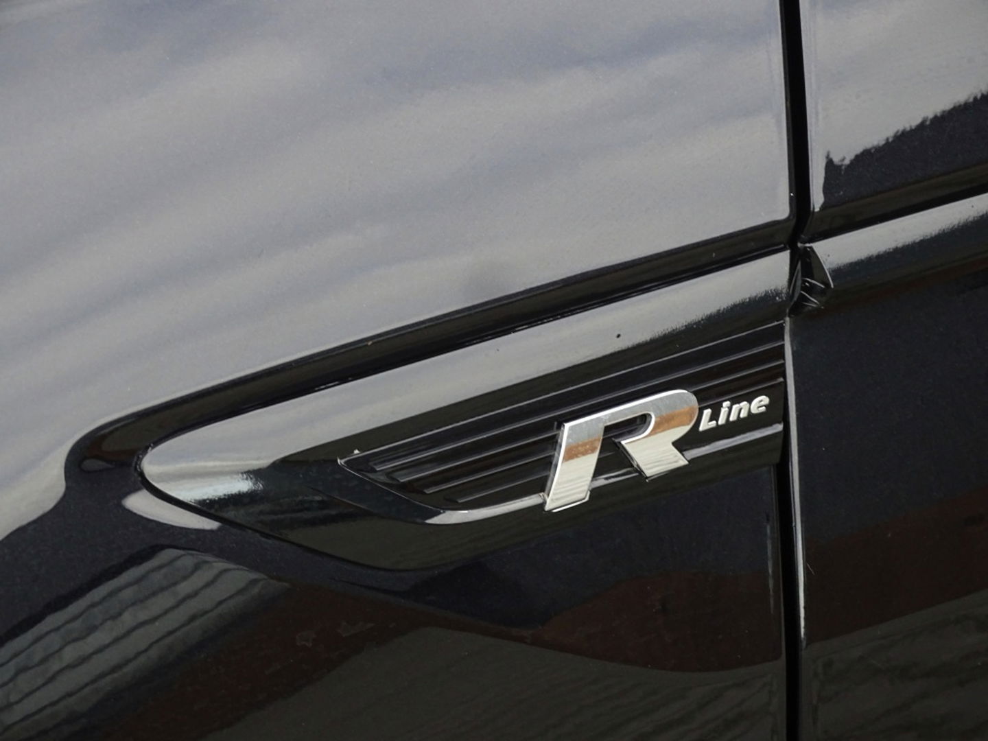 Volkswagen Tiguan 1.5 TSI 150PK automaat / Highline / R-line / LED *NAP*