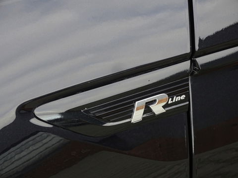 Volkswagen Tiguan 1.5 TSI 150PK automaat / Highline / R-line / LED *NAP*