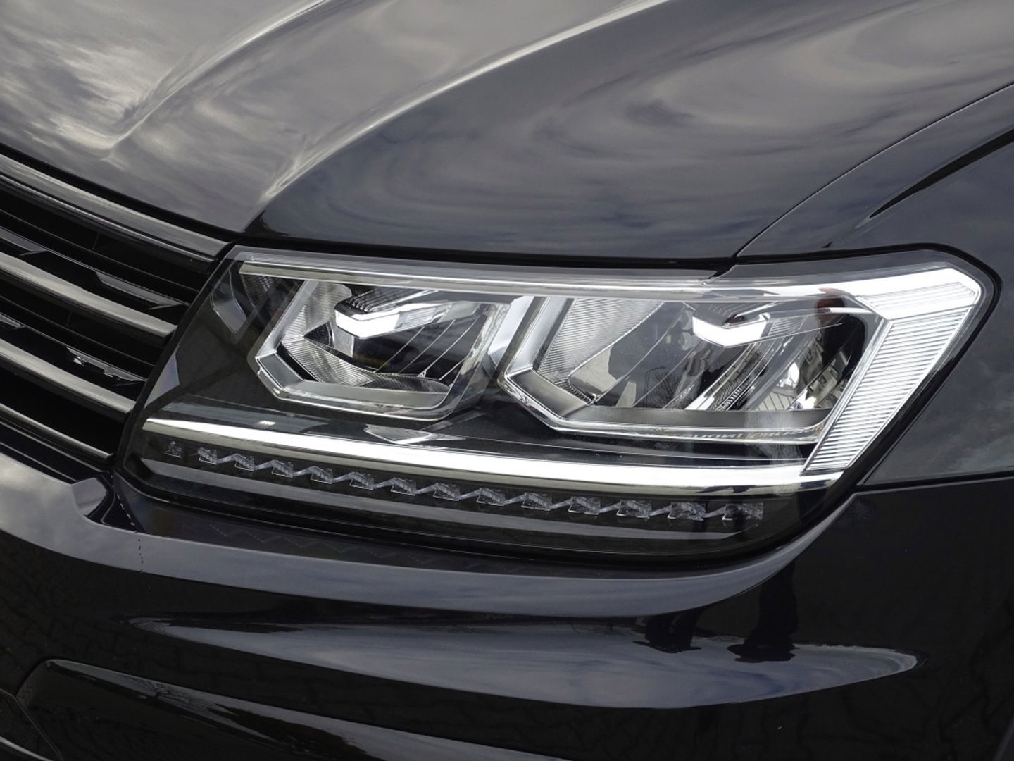 Volkswagen Tiguan 1.5 TSI 150PK automaat / Highline / R-line / LED *NAP*