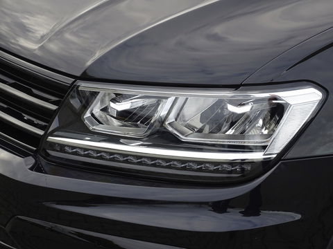 Volkswagen Tiguan 1.5 TSI 150PK automaat / Highline / R-line / LED *NAP*