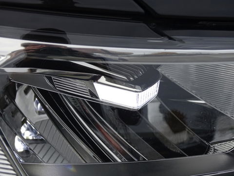 Volkswagen Tiguan 1.5 TSI 150PK automaat / Highline / R-line / LED *NAP*